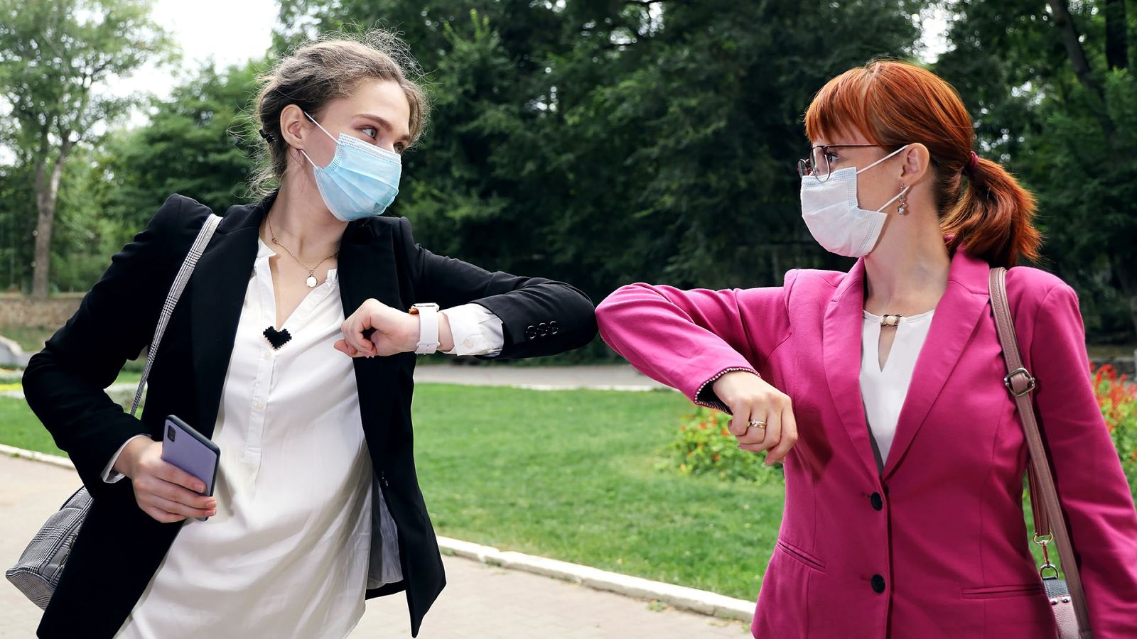 Las mañanas de RNE con Pepa Fernández  - Cuestón de piel - Ana Molina: ¿Nos seguiremos saludando con dos besos tras la pandemia? - Escuchar ahora