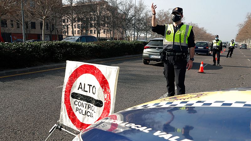 Boletines RNE - La incidencia del COVID, por debajo de los 300 casos por primera vez desde el 5 de enero - Escuchar ahora