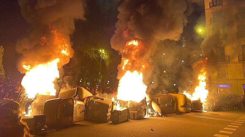 24 horas - Cuarta noche de incidentes en Cataluña que reclaman la libertad de Hasel - Escuchar ahora 