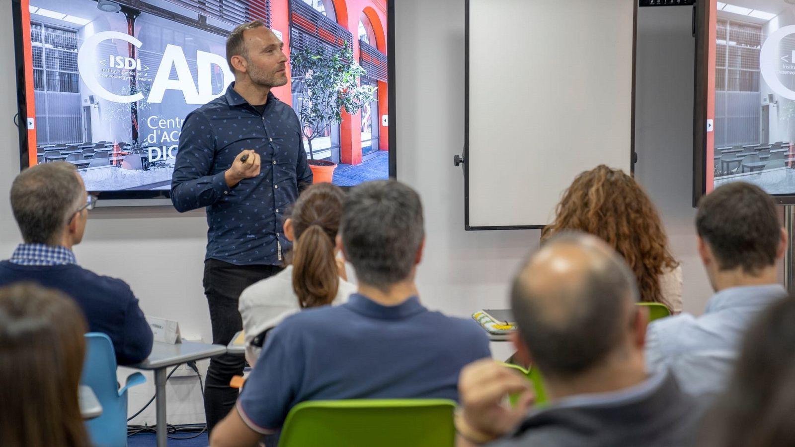 Econòmix - Dionís Guzmán (ISDI): "La transformació digital de les empreses té un dèficit formatiu"