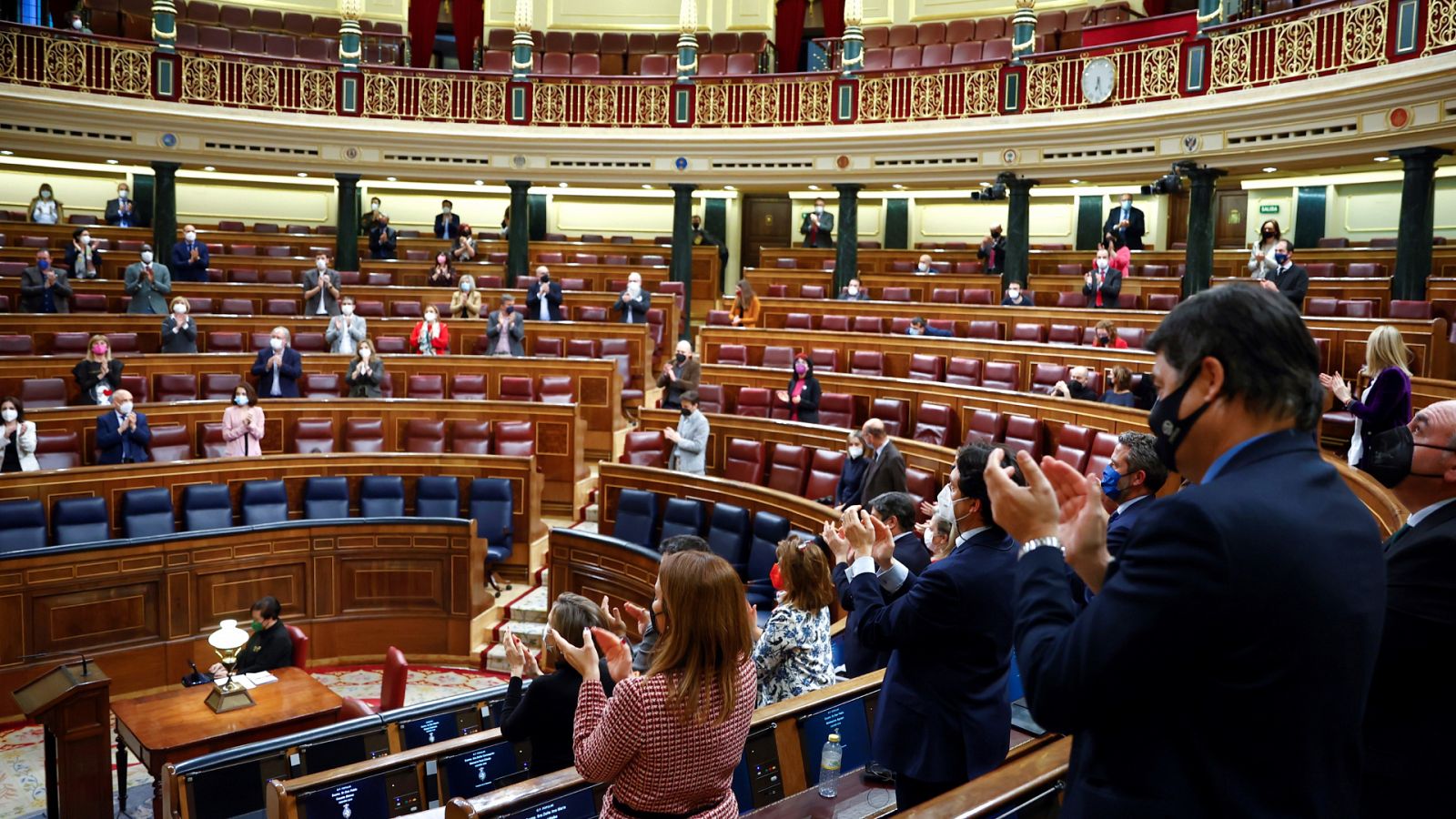 Boletines RNE - El Congreso apoya por unanimidad derogar el voto rogado - Escuchar ahora