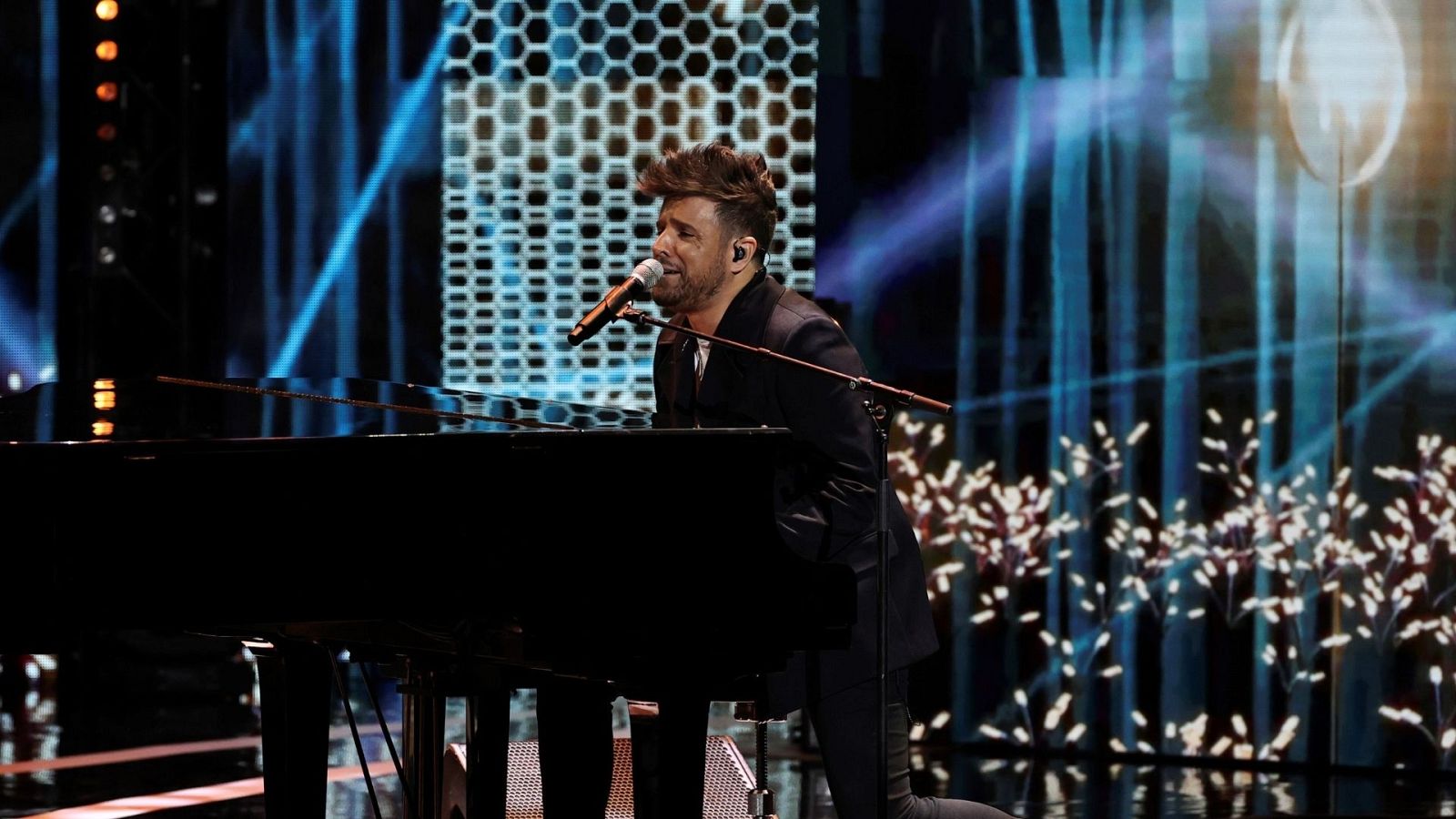 Tarde lo que tarde - Pablo López: "La pandemia cambió el barniz de estas canciones" - Escuchar ahora