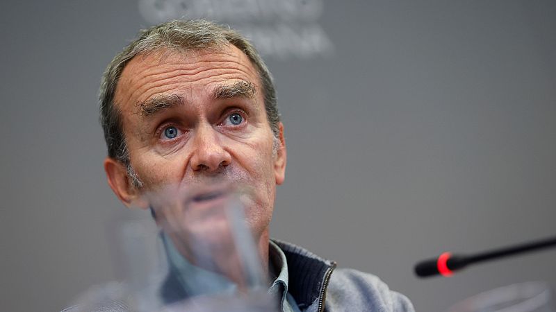 Boletines RNE - Contagios e incidencia a la baja, pero las muertes continúan superando las 300 diarias - Escuchar ahora