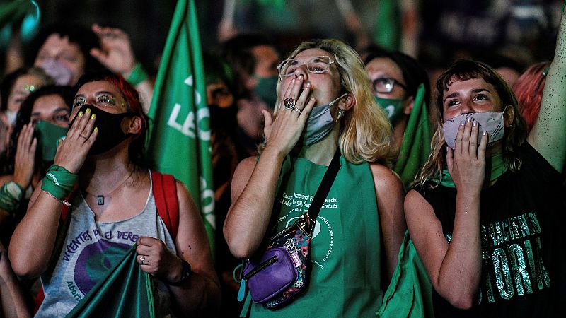  En 2020 Argentina hizo historia aprobando la ley que permite la interrupción legal del embarazo hasta la semana 14 