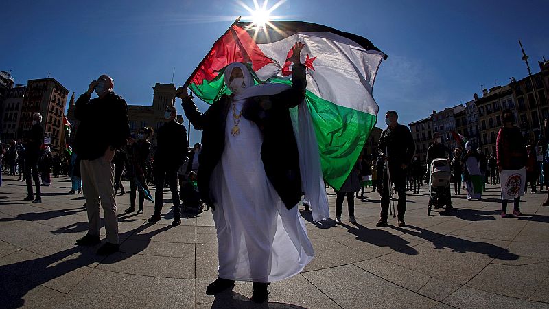 Boletines RNE - 45 años de la República Árabe Democrática Saharaui: el Frente Polisario denuncia el estancamiento del referéndum reclamado por la ONU - Escuchar ahora