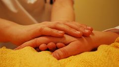 Con bata blanca - ¿Quién cuida al cuidador? - 12/03/21