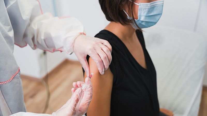 14 horas - Jeffrey Lazarus, investigador del ISGlobal: "Está bien que lo investiguen, pero dudo que vayan a encontrar alguna vinculación entre los trombos y la vacuna de AstraZeneca" - escuchar ahora 