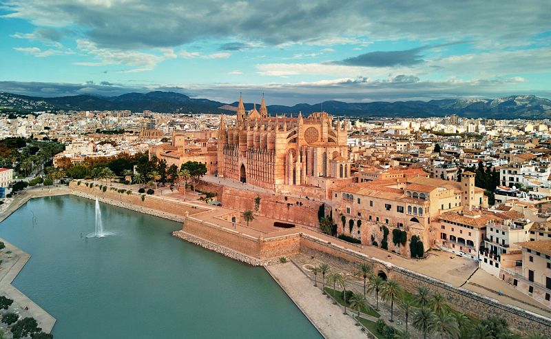 España a las 8 Fin de Semana - Turismo desde Alemania en Semana Santa - Escuchar ahora
