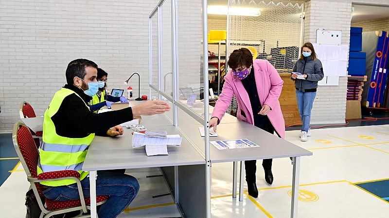 Más cerca - Primeras elecciones nacionales en pandemia en la Unión Europea - Escuchar ahora