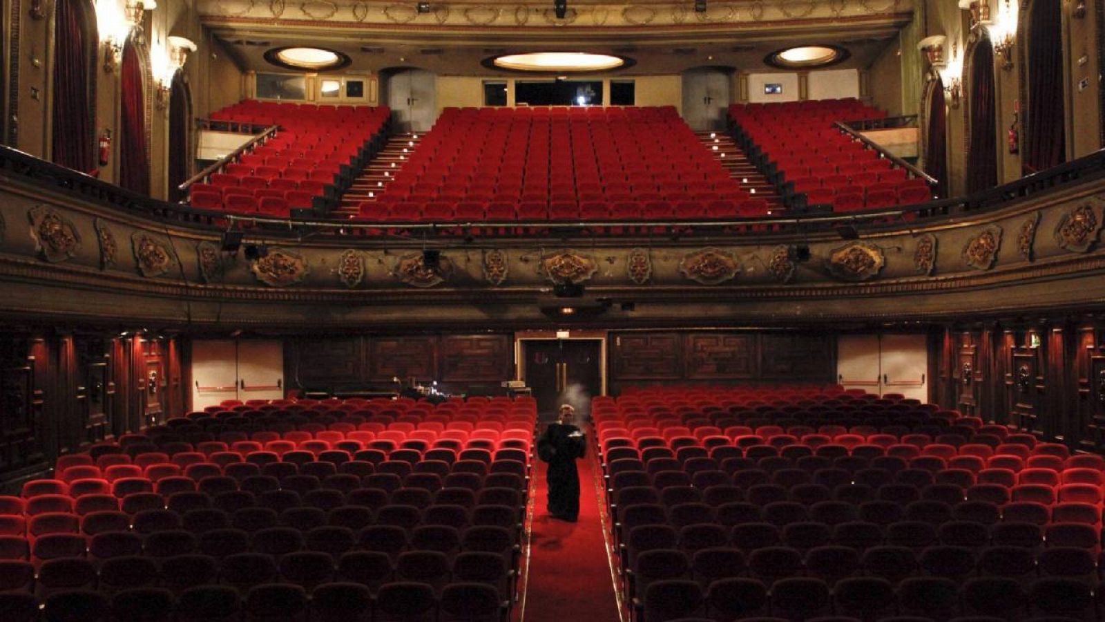 El Teatre Apolo reobre les seves portes després de dos anys tancat 