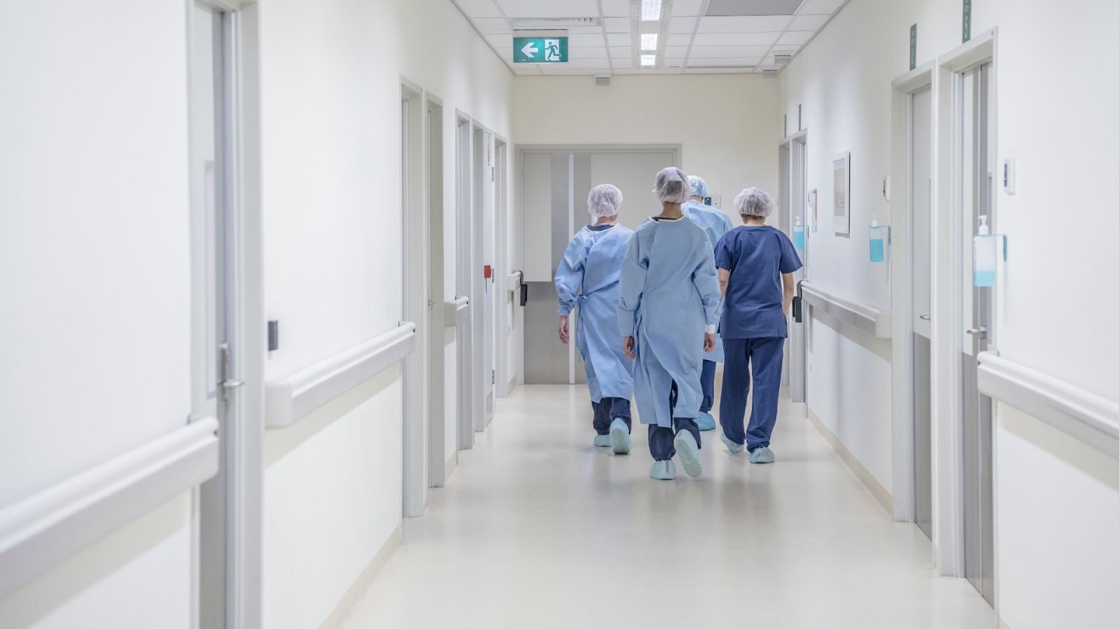 Las mañanas de RNE con Íñigo Alfonso - Rodríguez Sendín: "Hay que compatibilizar la defensa de la vida, la voluntad del paciente y la conciencia del profesional" - escuchar ahora 