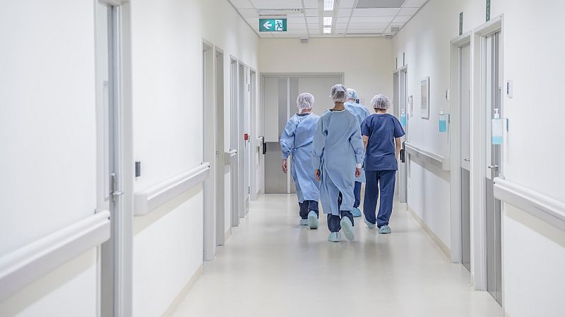 Las mañanas de RNE con Íñigo Alfonso - Rodríguez Sendín: "Hay que compatibilizar la defensa de la vida, la voluntad del paciente y la conciencia del profesional" - escuchar ahora 