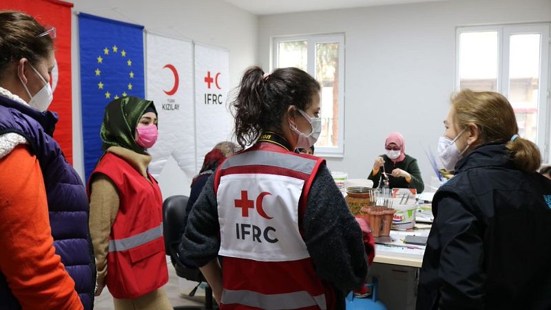 Más cerca - La labor de la Media Luna Roja en la frontera entre Turquía y Siria - Escuchar ahora