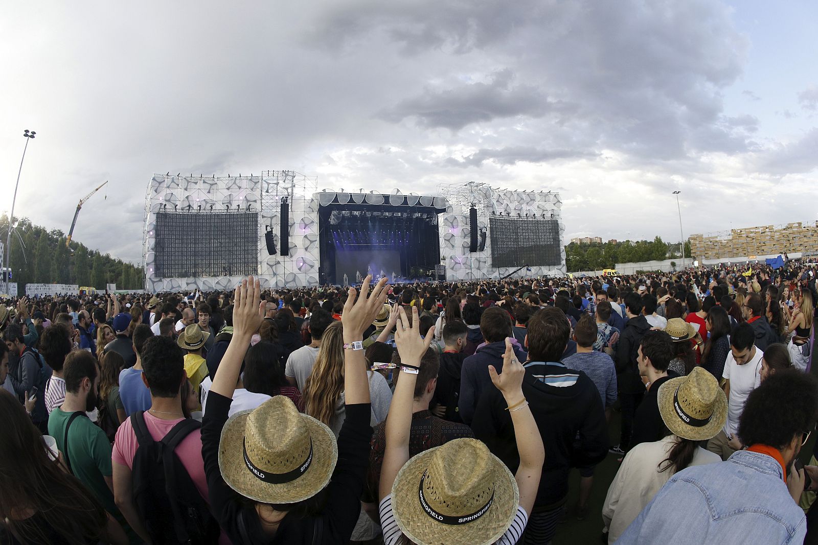 14 horas - El goteo de aplazamientos de conciertos y festivales enfrenta a consumidores y promotoras - Escuchar ahora