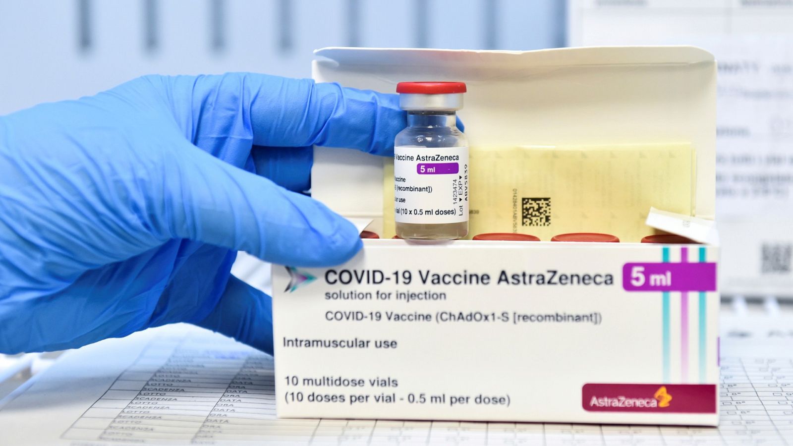 La Ponencia de Vacunas para retomar la inmunización con AstraZeneca pide ampliarla hasta los 65 años