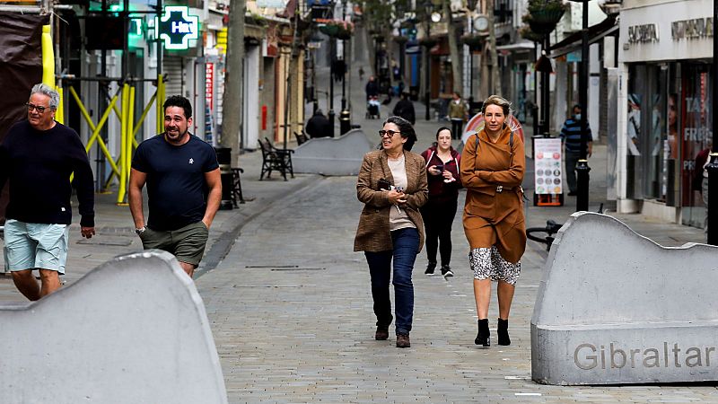 Gibraltar estrena la normalidad futura con menos restricciones y casi toda su población vacunada