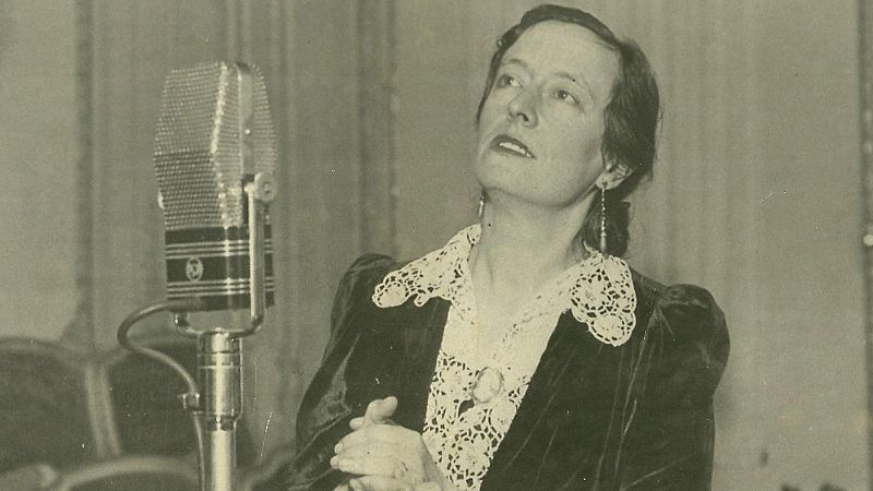  Punto de enlace - Conchita Badía, canciones entre guerras - escuchar ahora