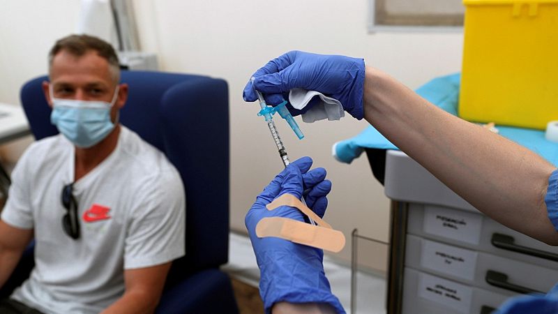 14 horas - "Hay decisiones políticas que retrasan el uso de la vacuna en poblaciones importantes. Si hay cuarta ola, lo vamos a pagar" - escuchar ahora 