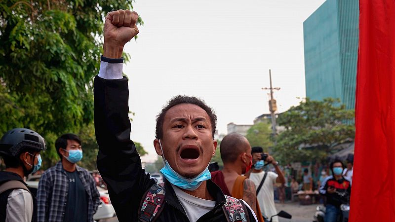 Las mañanas de RNE con Íñigo Alfonso - Continúa la violencia en Myanmar dos meses después del golpe de Estado - Escuchar ahora