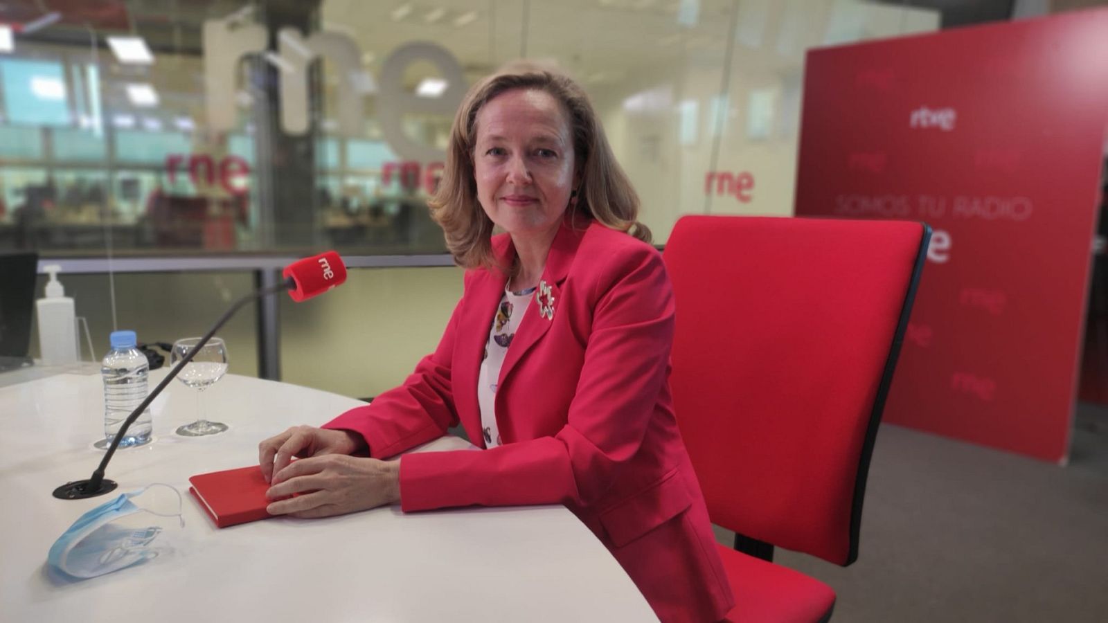 Las mañanas de RNE con Íñigo Alfonso - Nadia Calviño, vicepresidenta económica: "Marzo no ha sido un mes positivo para el empleo, pero ha ido de menos a más" - escuchar ahora 