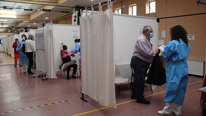 24 horas - Día de la Salud: "Superamos las olas gracias al esfuerzo de los profesionales sanitarios" - Escuchar ahora