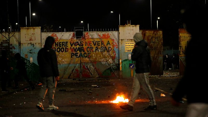 14 horas - Seis días de disturbios reavivan los fantasmas de la violencia en Irlanda del Norte - Escuchar ahora