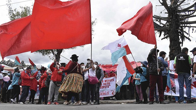 España a las 8 Fin de Semana - Perú afronta elecciones con los sondeos augurando un posible empate entre cinco candidatos - Escuchar ahora