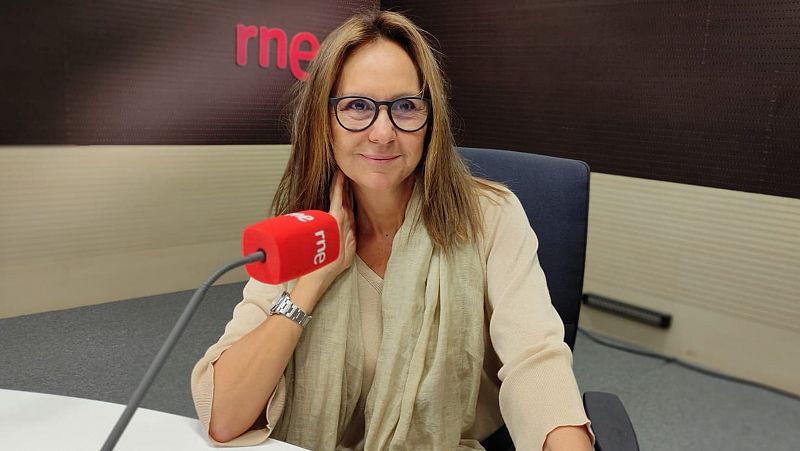 No es un día cualquiera - María Dueñas - Sira - Mano a mano - 18/04/2021 - Escuhar ahora