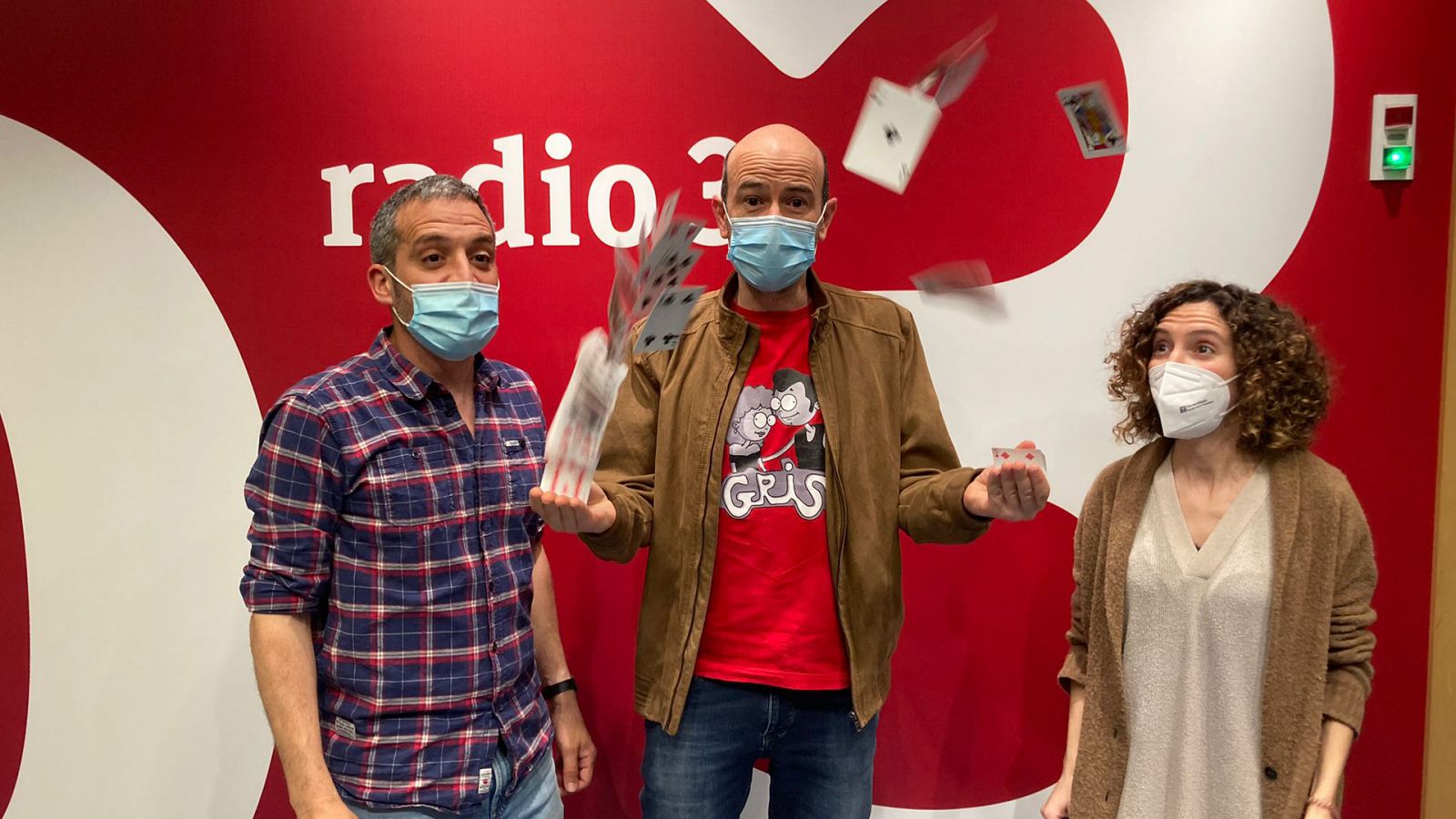 Hoy empieza todo con Ángel Carmona - Sebas Rubín, Mago Jandro y Lisasinson - 19/04/21 - escuchar ahora