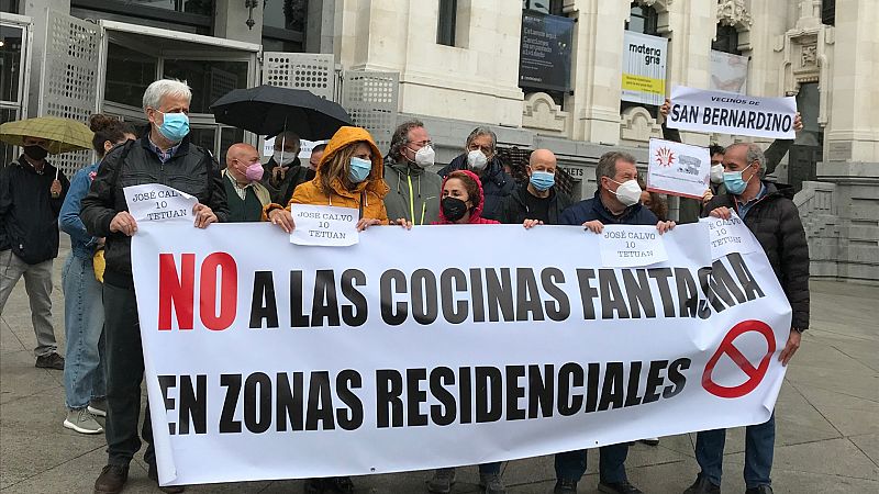 Más cerca - Vecinos afectados por las cocinas fantasma exigen una solución - Escuchar ahora