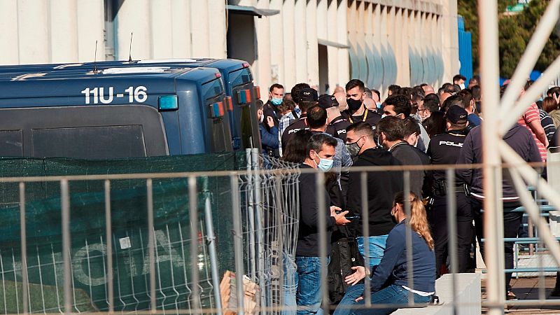 Las mañanas de RNE con Íñigo Alfonso - Vacunación de Policía y Guardia Civil en Cataluña: "Nos sentimos señalados y humillados" - Escuchar ahora