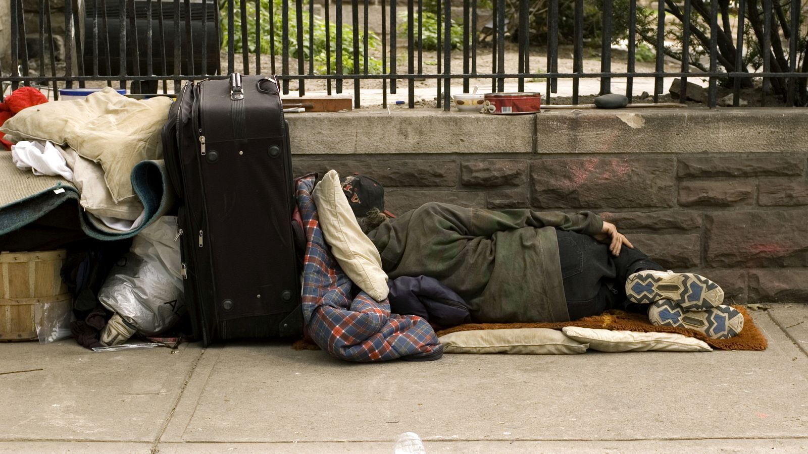 Punto de enlace - Hogar Si reclama vacunación prioritaria al colectivo de personas sin hogar - 03/05/21 - escuchar ahora