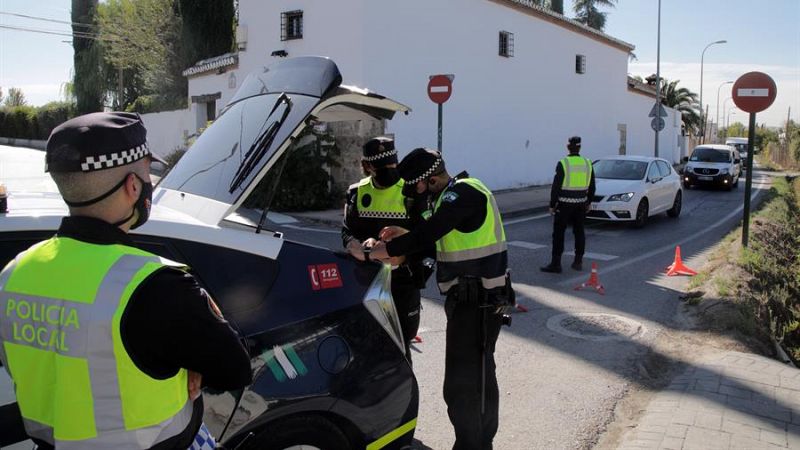 Informativo Andalucía Tarde - 67 municios andaluces con restricciones por alta incidencia - Escuchar ahora