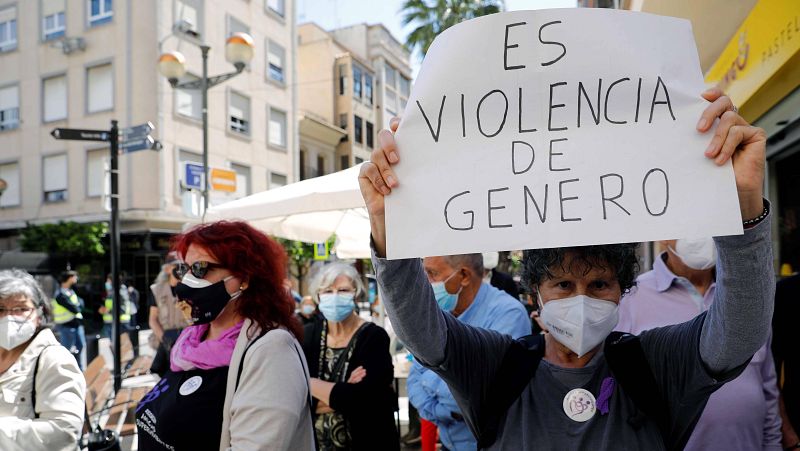 14 horas - Altamira Gonzalo, sobre la mujer asesinada en Sagunto: "Había hecho todo lo que la sociedad le dice que tiene que hacer y le hemos fallado" - Escuchar ahora