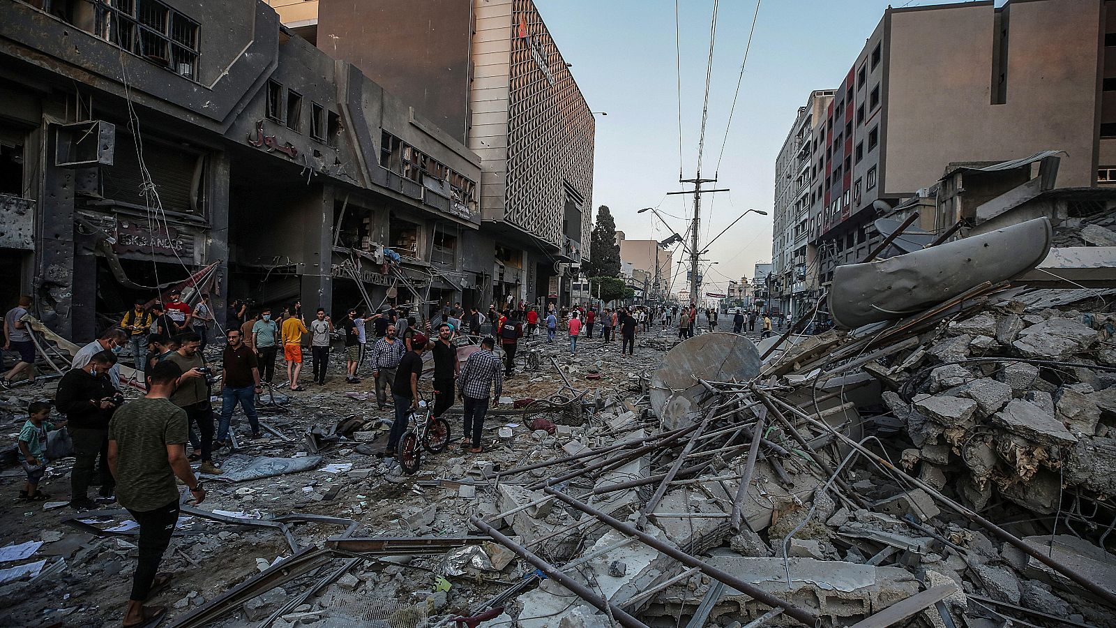 Las mañanas de RNE con Íñigo Alfonso - Israel y Hamás intensifican sus ataques: "Quien paga la violencia es la población civil" - Escuchar ahora