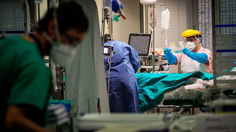 14 horas - La vacunación cambia el perfil de los pacientes graves - Escuchar ahora 