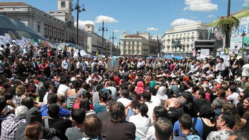 24 horas - ¿Qué ha cambiado en estos 10 años tras el 15M? - Escuchar ahora