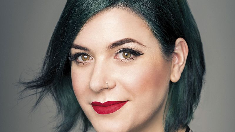 Libros de arena en Radio 5 - Elisabet Benavent y 'El arte de engañar al karma' - 02/06/21 - Escuchar ahora