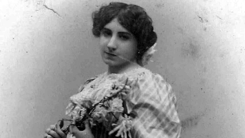 Poesía exterior - Pilar de Valderrama: poeta antes que musa - 20/05/21 - escuchar ahora