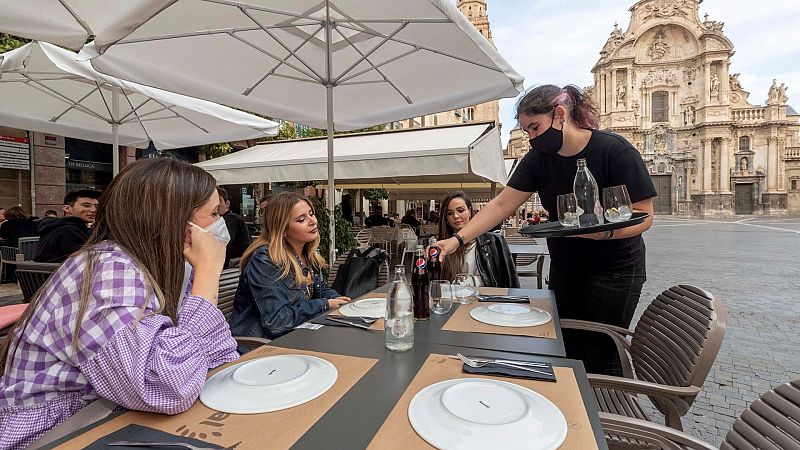 Edició Migdia - S'amplia l'horari dels restaurants fins a les 12 de la nit