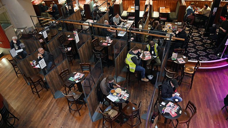 Reportajes 5 Continentes - Reapertura de los restaurantes en el Reino Unido - Escuchar ahora
