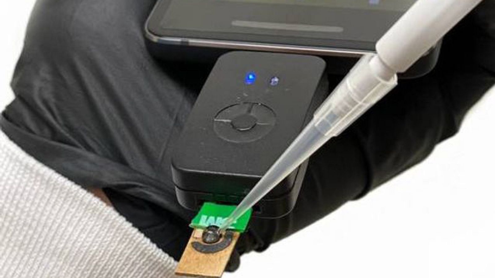 A golpe de bit - César de la Fuente crea sistema que detecta el coronavirus en 4 minutos - 31/05/21 - 31/05/21 - escuchar ahora