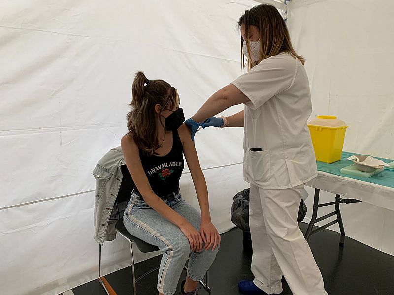 Crónica de Aragón - Solo el 20 por ciento de los 3.300 alumnos de ciencias de la salud que reciben esta semana la segunda dosis de la vacuna han elefido Pfizer - 31/05/2021 - Escuchar ahora
