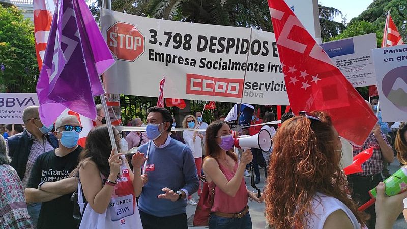 Más Cerca - Los trabajadores de BBVA van a la huelga: "Nos meten muchísimo miedo" - Escuchar ahora