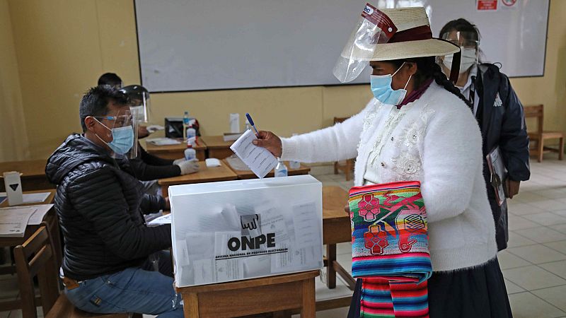 España a las 8 Fin de Semana - Perú afronta con incertidumbre la segunda vuelta de las presidenciales entre Castillo y Fujimori - Escuchar ahora