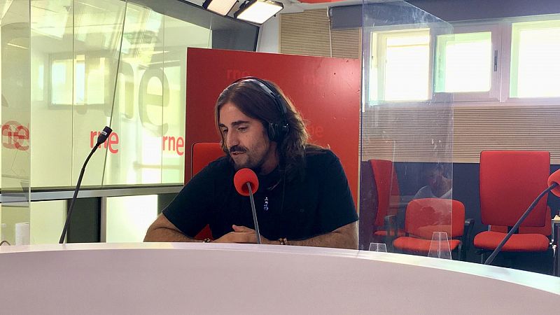 Tarde lo que tarde - Andrés Suárez: "Hago un diario público que son canciones" - Escuchar ahora