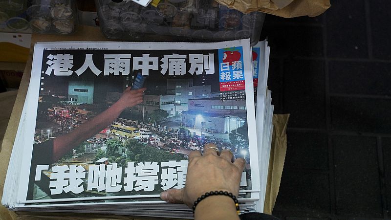 Las mañanas de RNE con Íñigo Alfonso - Cierra el periódico hongkonés Apple Daily, crítico con Pekín - Escuchar ahora