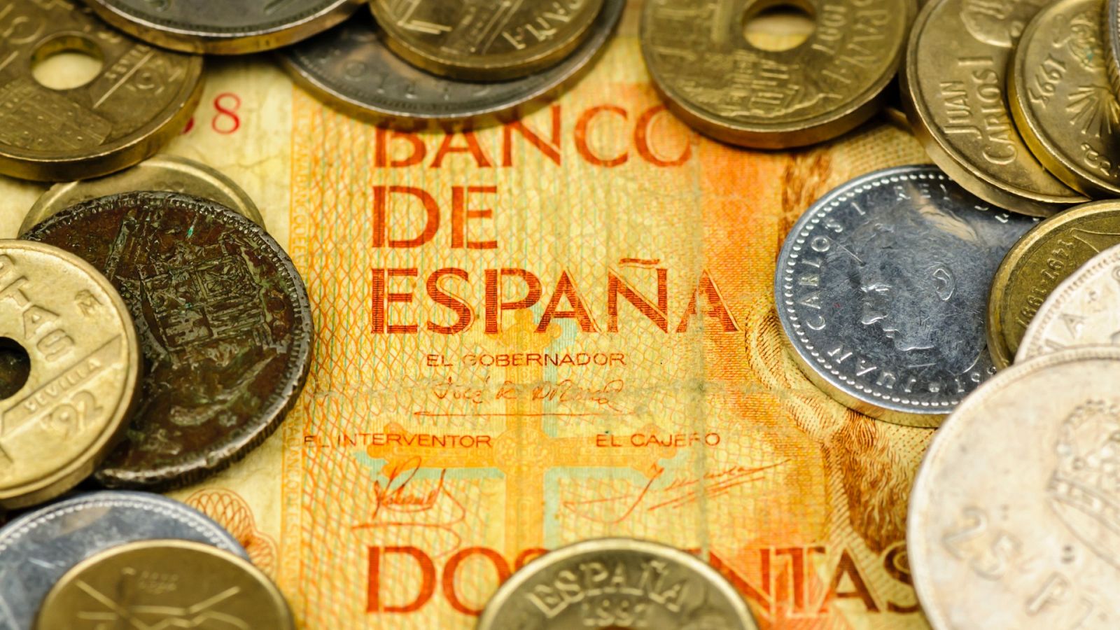 Más cerca - Cuenta atrás para cambiar por euros las últimas pesetas - Escuchar ahora