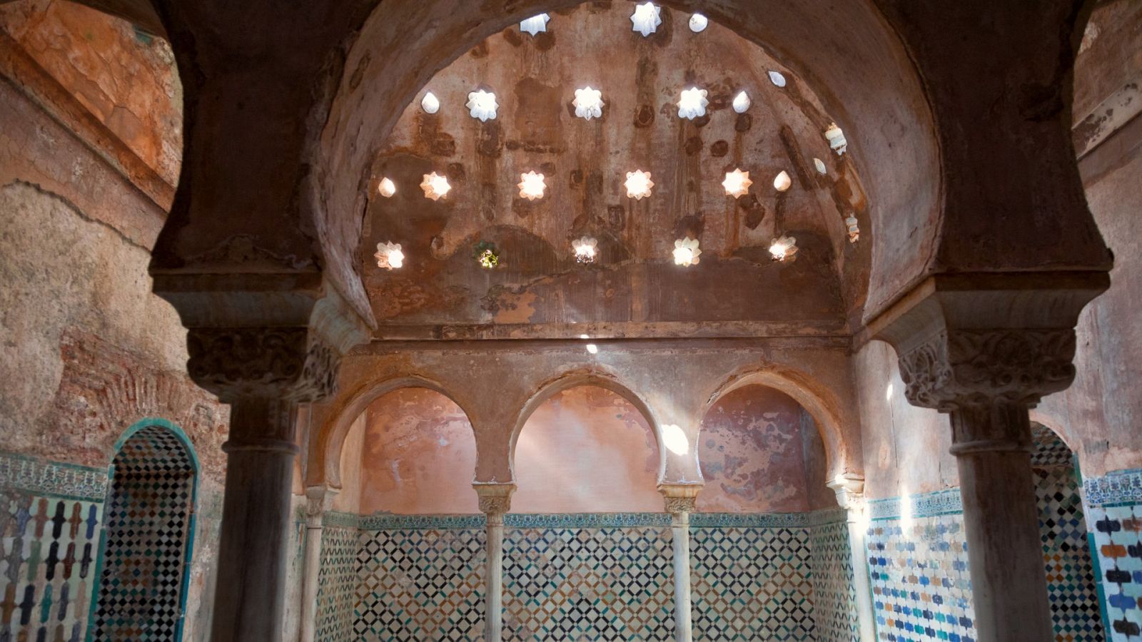 14 Horas - Alimentar bacterias para proteger joyas arquitectónicas - Escuchar ahora 