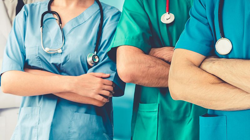 24 horas - Notario, pediatra: "Los jóvenes están en el punto de mira del virus" - Escuchar ahora